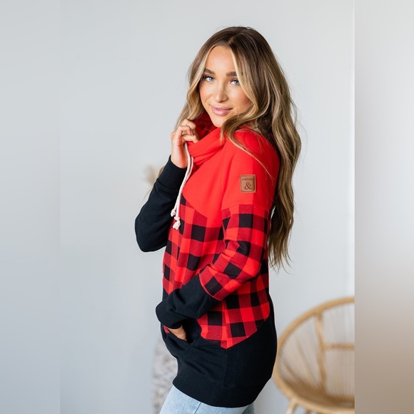 AMPERSAND Singlehood Sweatshirt
Under the Mistletoe size XXL - Picture 2 of 10